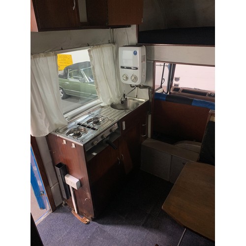 16 - Dodge 100 Classic ‘Commando’ Horse Box/Lorry, 1983, Blue with Twin Axle-rigid Body. A very impressiv... 