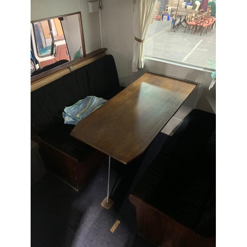 16 - Dodge 100 Classic ‘Commando’ Horse Box/Lorry, 1983, Blue with Twin Axle-rigid Body. A very impressiv... 