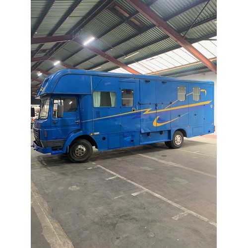 16 - Dodge 100 Classic ‘Commando’ Horse Box/Lorry, 1983, Blue with Twin Axle-rigid Body. A very impressiv... 