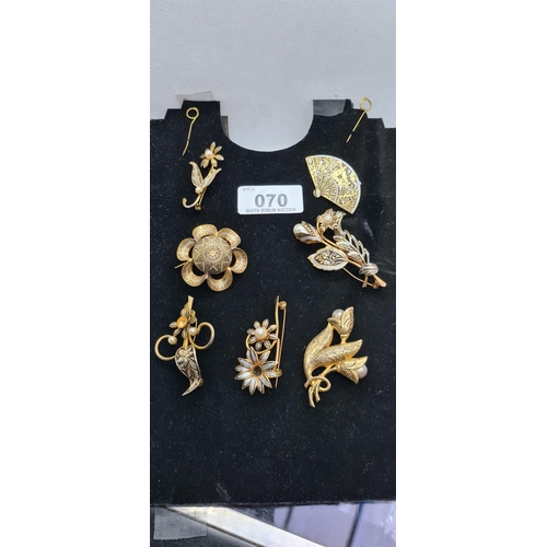 70 - 6 Gilt Brooches.