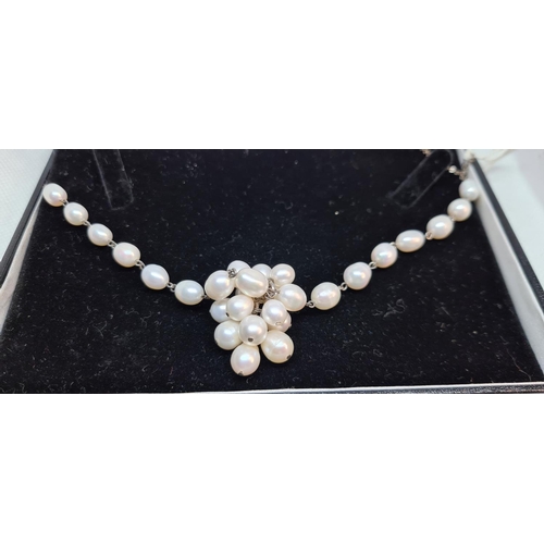 326 - Fresh Water Pearl Silver necklace. Lovely quality,