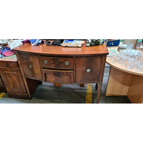 543 - Bow fronted Edwardian sideboard in super condition. Lovely piece of Furniture.