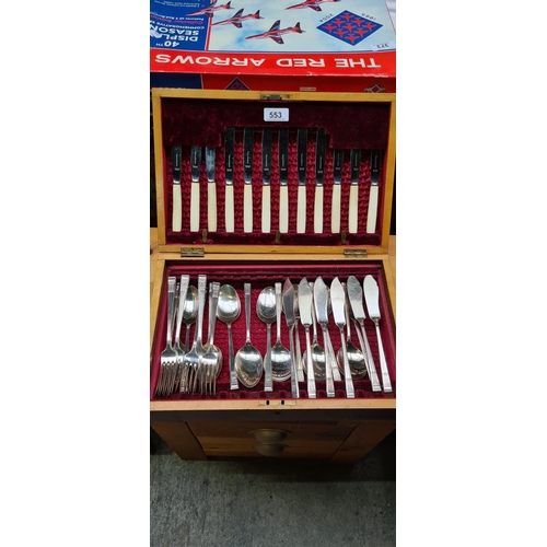 553 - Very nice Canteen of Cuttlery with ivorine handled Knifes, Good order and very usable, in an attract... 