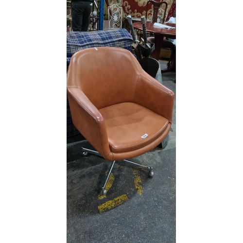 669 - Mid Century Rolling chair in lovely condition.