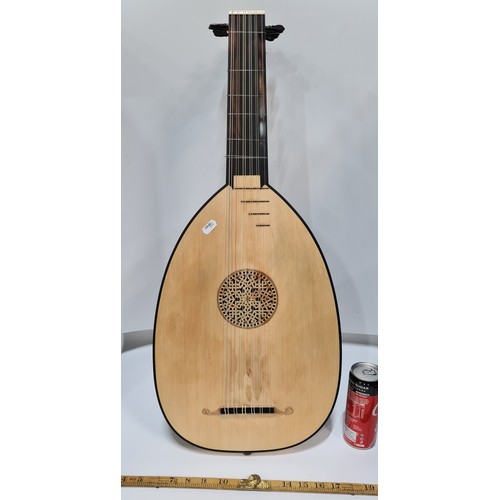 386 - 7 Course Renaissance Lute. €450 new. In very good condition