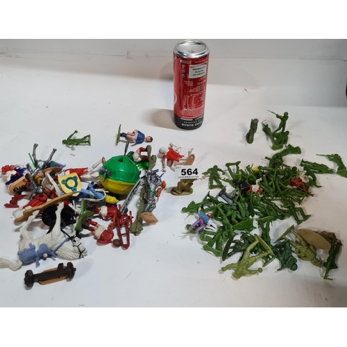 564 - Good selection of plastic soildiers and other items etc