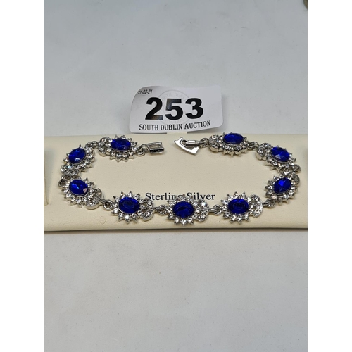 253 - Silver cluster bracelet