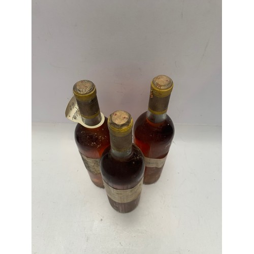 81 - Chateau d'Yquem Lur - Lur Saluces 1962, Sauterne
3x Bottles (label partially missing)
Average price ... 