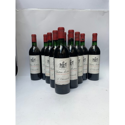 59 - Château Montrose 1971, Saint-Estèphe, Médoc region in Bordeaux 12x bottles.Avg price pb on wine-sear... 