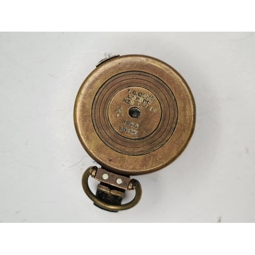 406 - 1940 World War 2 brass compass.