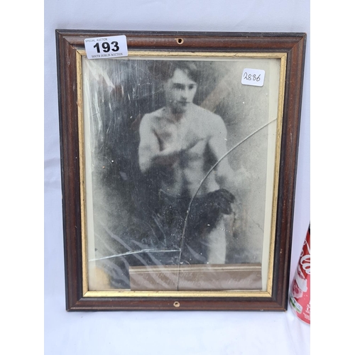 193 - Original photo of Frank Dwyer 1914. Light Featherweight champion of Ireland (Glazing has a crack but... 