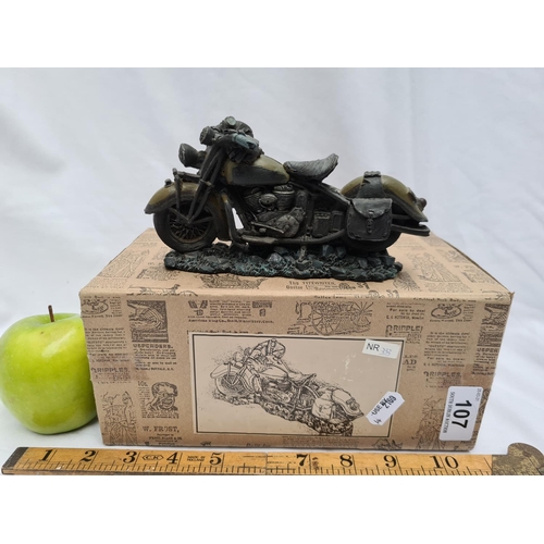 107 - Wonderfully detailed model of a motorbike, No. 333. 1934 Harley Davidson Model. Brand new in box