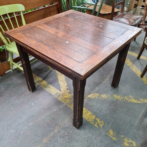 534 - Oak Double Extending table from a Square to double extended rectangular table.