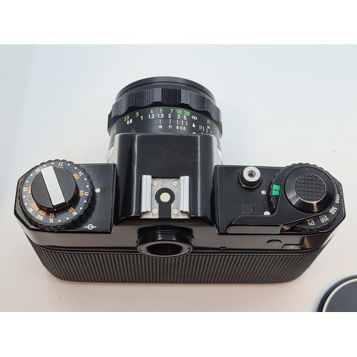 411 - RolleiFlex SL35 Me 35mm camera. Super condition. Top brand with Very clean Minolta 28mm lens made in... 