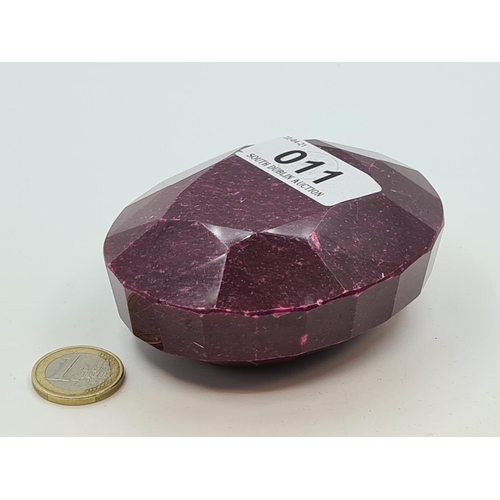 11 - Incredible 2600 carat natural Ruby 532g with cert. Another huge very very rare natural gemstone.