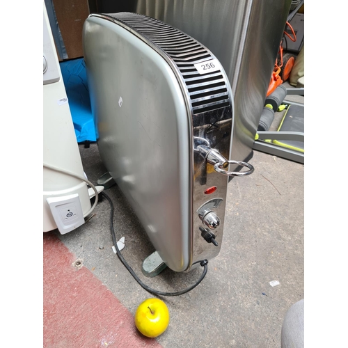 256 - Delonghi electric heater i nice condition, Looks like an air stream caravan, great look