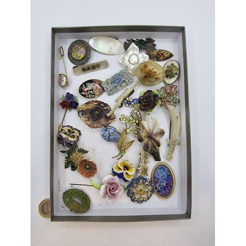 13 - Collection of 29 vintage brooches, including mother of pearl and various gemstone and enameled piece... 