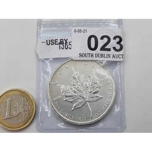 23 - One ounce fine silver .9999 Canadian $5 2011 Queen Elizabeth commemorative coin. Uncirculated condit... 