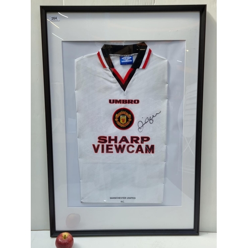 264 - Original Manchester United jersey signed by David Beckham.