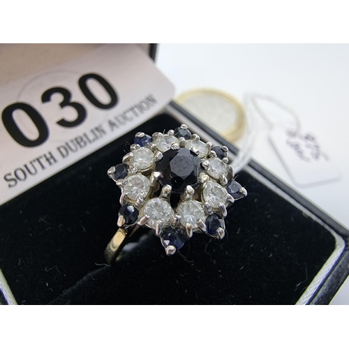 30 - Pretty 9 carat gold sapphire stone cluster ring, size L, weight 2.5g.