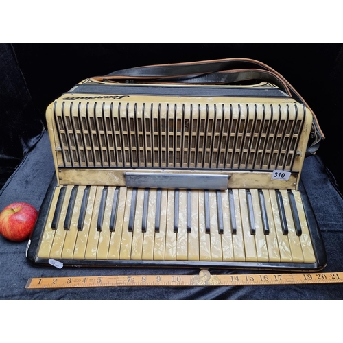 310 - Italian Piano accordion.