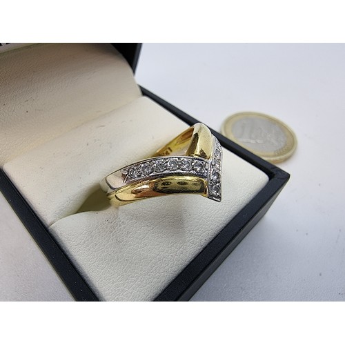 425 - Lovely 18 carat gold wishbone diamond ring, 0.75ct of Diamonds. size O, weight 6g. Super quality rin... 