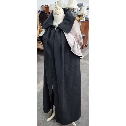 231 - 100% wool cloak by Jean's of Donegal with detachable decorative hood