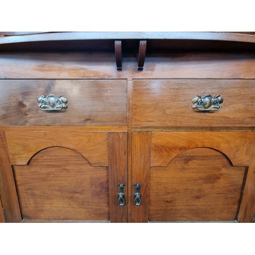 598 - Art Nouveau sideboard with boule bevelled glass and round bevelled mirror. In very good condition. 1... 