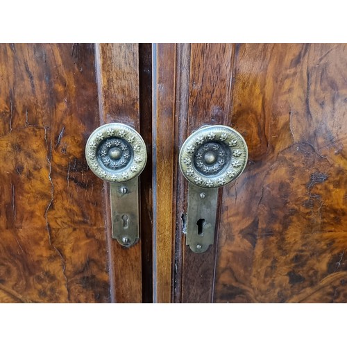 597 - Neat size antique compendium gents wardrobe in burr/burl walnut, brand Compactom. Features original ... 