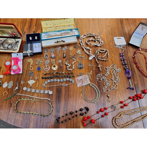 720 - Good size bag of vintage costume jewellery Inc lots of boxed items gem set earrings, Lots of good st... 