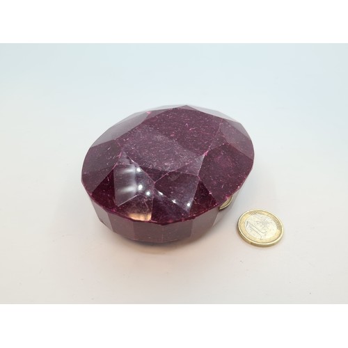 713 - Huge natural ruby 2600 cts in an Oval cut. With cert, natural stones of this size are very rare