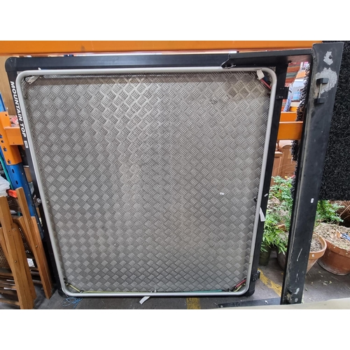 Lot 596       
