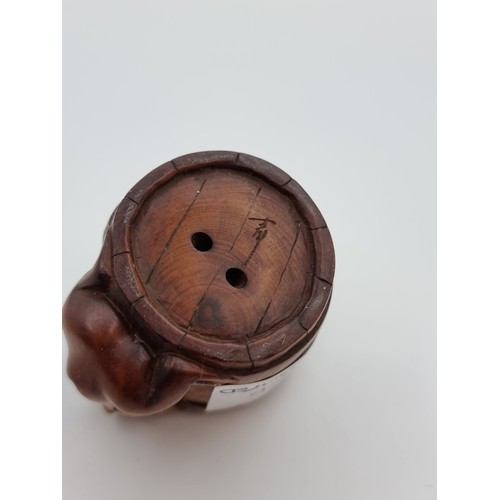 4 - A carved box wood netsuke with intricate detailed carving of a frog and terrapin. Stamped with maker... 