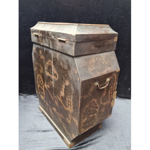 272 - A Super Chinese jewellery Cabinet with Profuse Inlay, Fabulous piece with drawers behind two doors t... 
