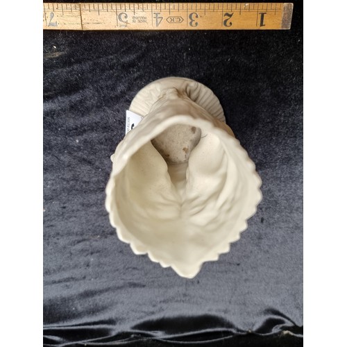 381 - Very fine creamware double-bust vase with Grecian woman's face surrounded by laurels.