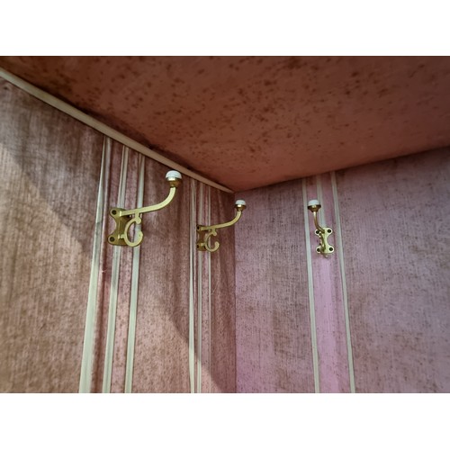 612 - A Stunning Large Victorian mirrored Burr Walnut Wardrobe with 5 Good Size Inner Drawers and Ample Ha... 