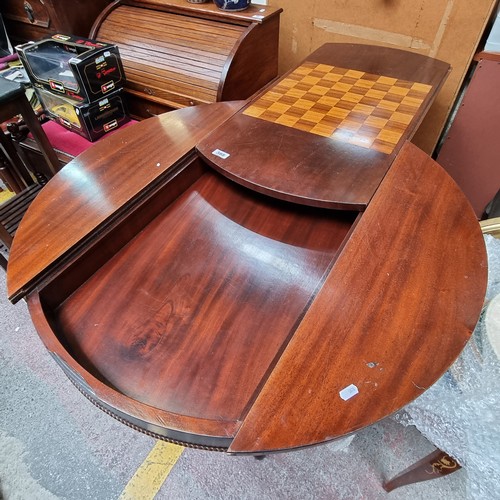 388 - Star Lot : A beautiful Round Chess Table with a Sliding Top Super example.