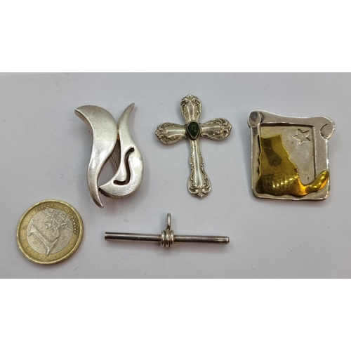 46 - A collection of four sterling silver jewellery items. Total weight 40.75g.