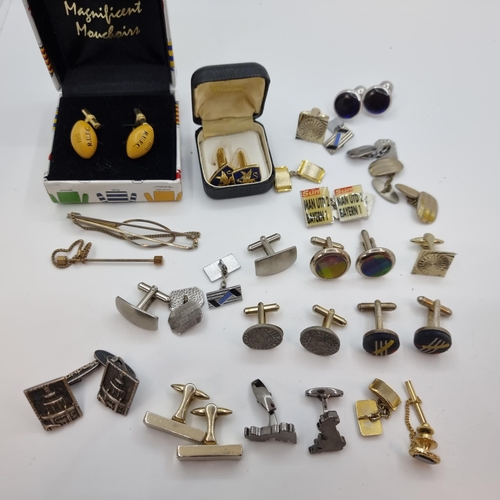 22 - A large assorted collection of vintage cufflinks. Of particular interest, a pair of RUFC rugby ball ... 