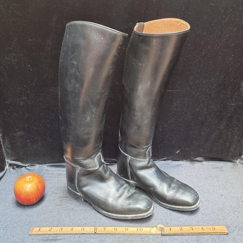 249 - A pair of ''Regent'' leather riding boots. Size 5 1/2. In good condition. Soles look hardly worn. Ov... 