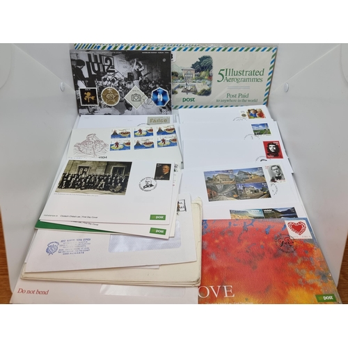 333 - A collection of over 30 Irish first day covers, together with several Spanish first day covers with ... 