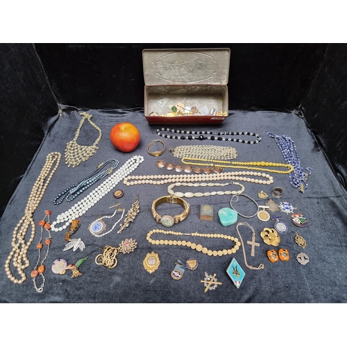 750 - Box filled with mixed jewellery including Victorian Ivory necklace and genuine pearl examples.