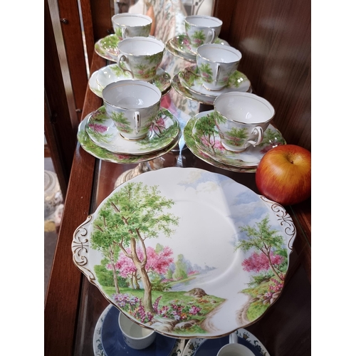 559 - 19 pieces of Royal Standard fine bone china in the 