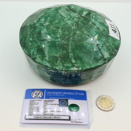 366 - Star Lot : An extraordinary example of Huge Natural Emerald. One of the largest Emerlads to ever com... 