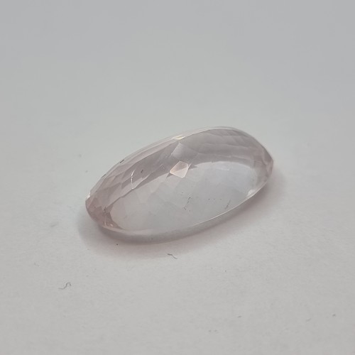 372 - Lovely natural Rose Quartz gemstone 25.5 cts With COA.