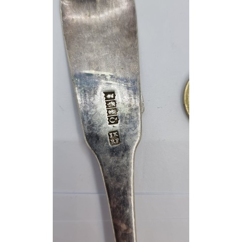 405 - A nice example of a large George III Irish silver serving  spoon, in fiddle pattern design. Hallmark... 