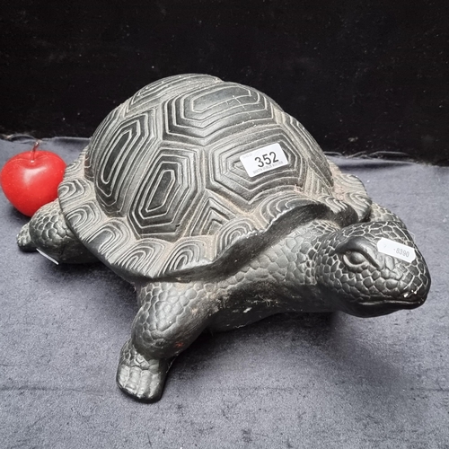 Lot 352       