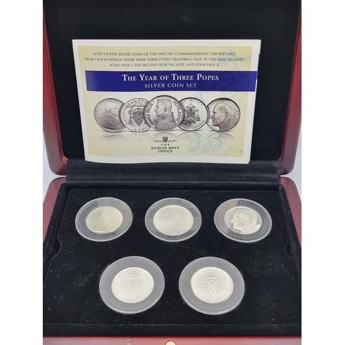 5 - A Dublin Mint Office set, entitled 'The Year of Three Popes' silver coin set. Silver content 83.5% p... 