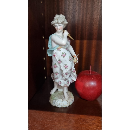 571 - A beautiful 19th century Meissen porcelain figure hold a knife and a poor chicken, ready for lunch. ... 