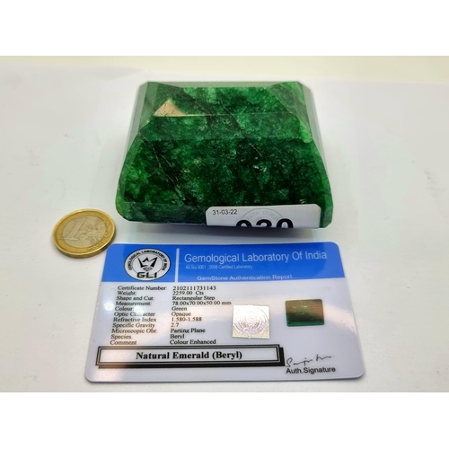 30 - A super large natural emerald (beryl). Weight 2259cts. Comes with GLI certificate.  Huge vivid green... 